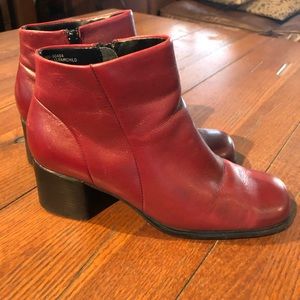White Mountain Leather Ankle Boots